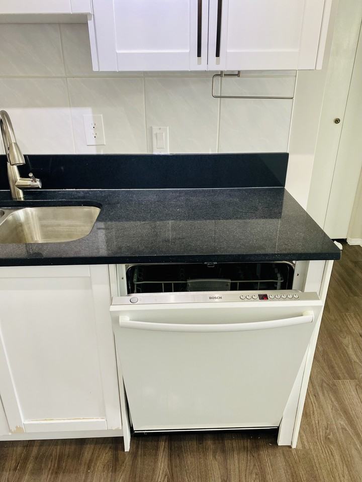 10336 154 Street - Photo 2 of 15