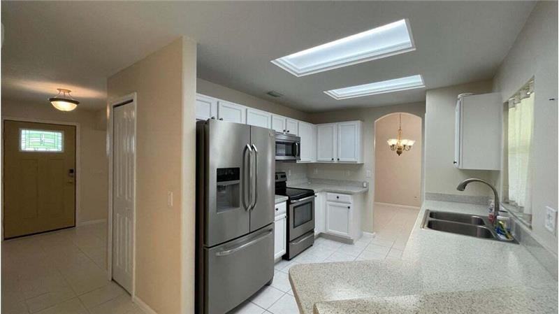 1911 Se Camilo St - Photo 2 of 12