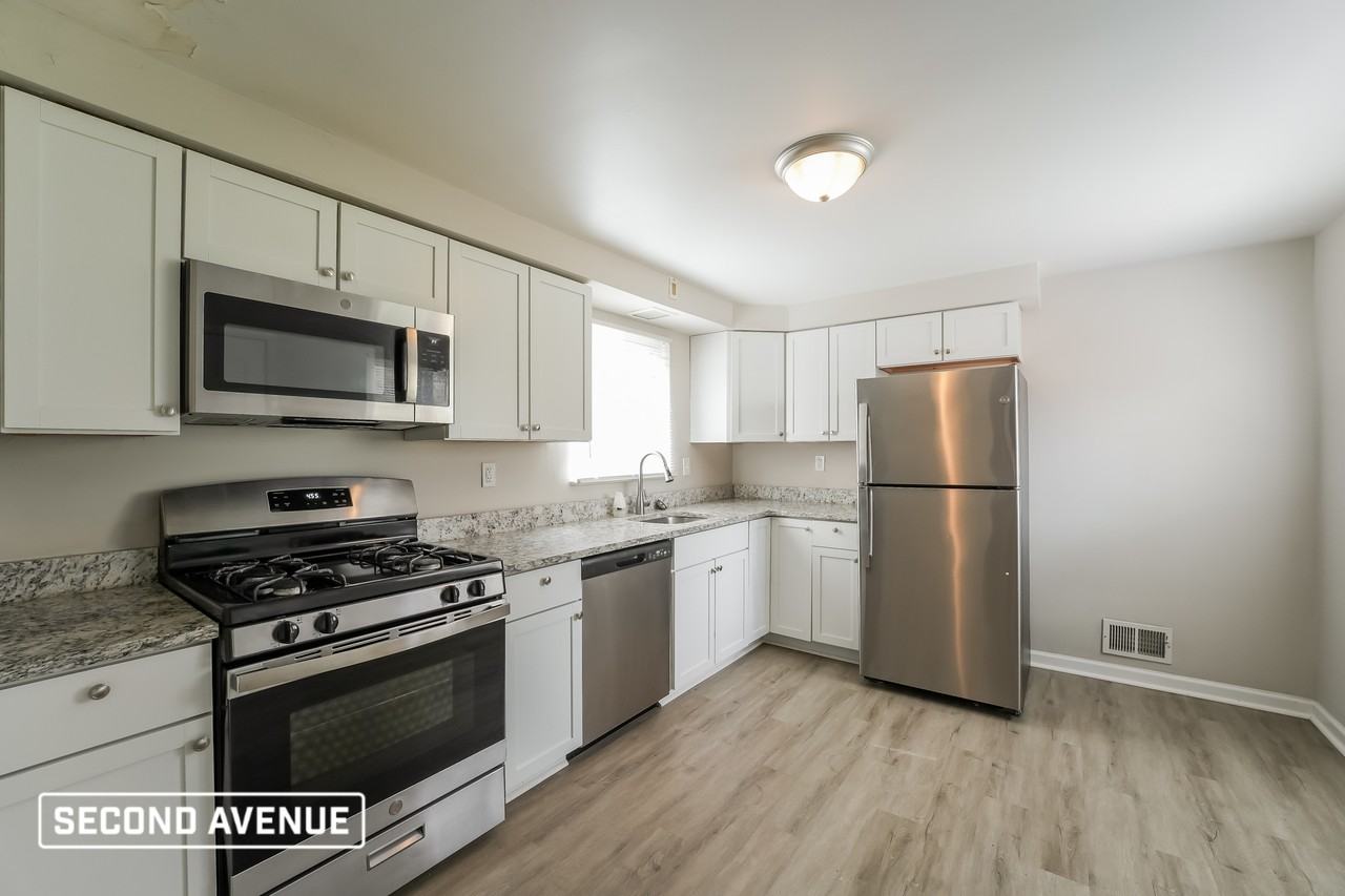 2418 Groveland St - Photo 2 of 14