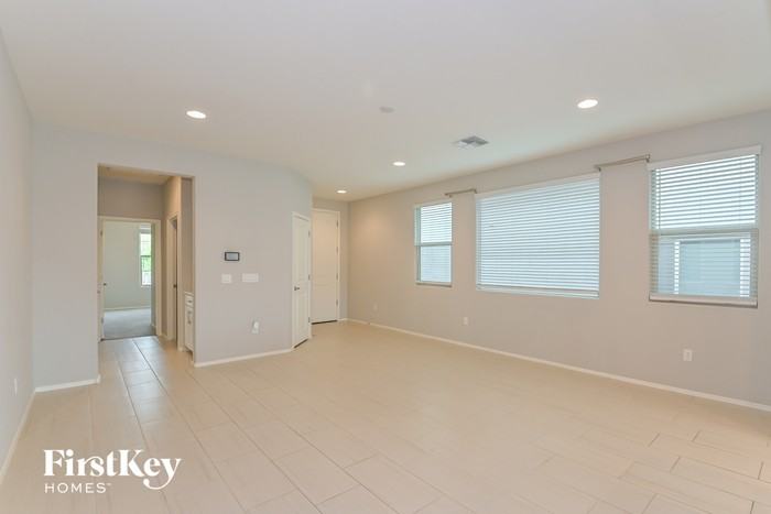 14257 E Hub Dr - Photo 2 of 15