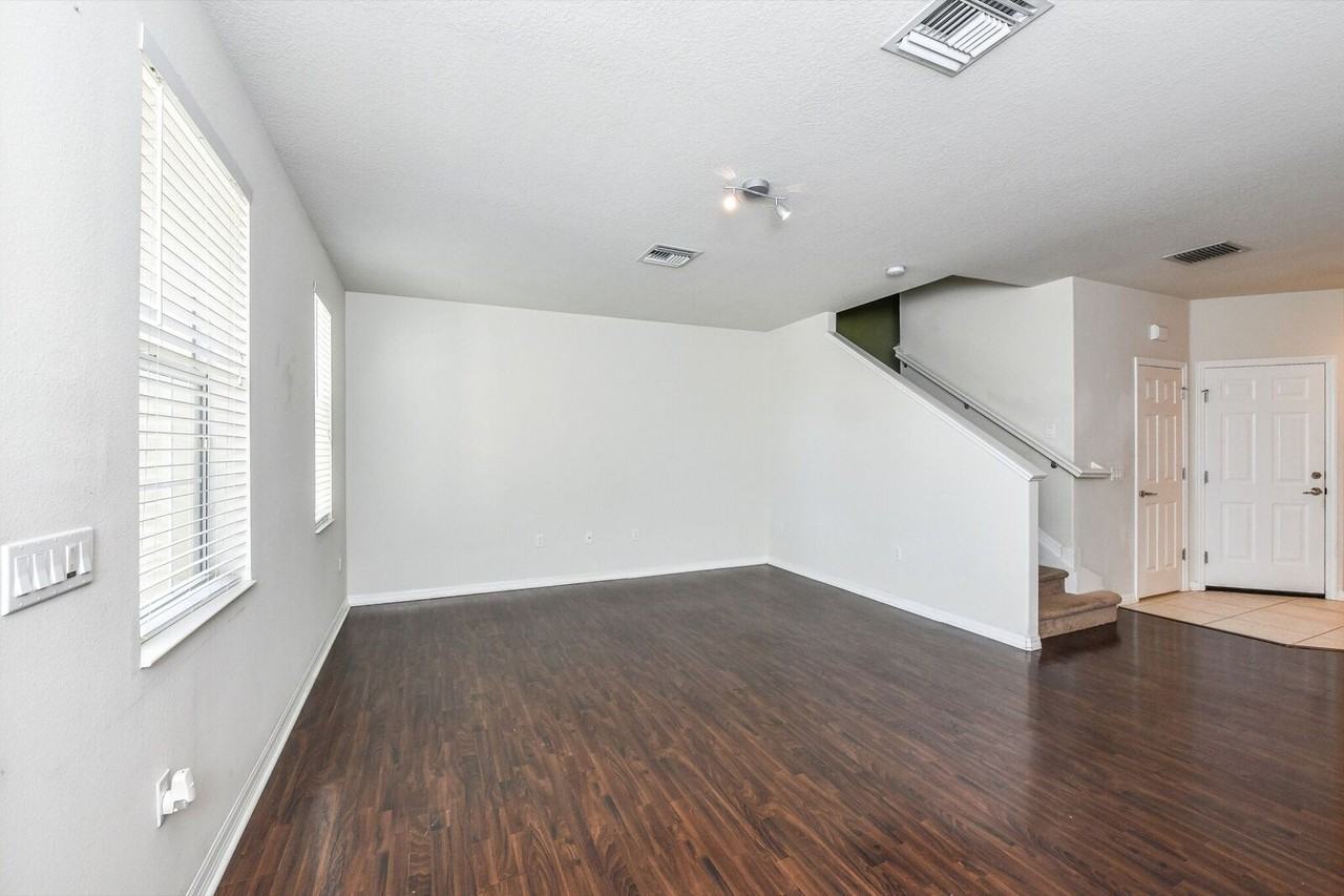 3746 82nd Avenue Cir E #102 - Photo 4 of 12