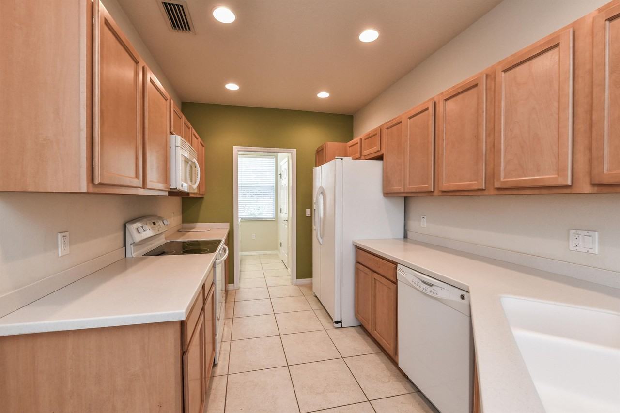 3746 82nd Avenue Cir E #102 - Photo 5 of 12