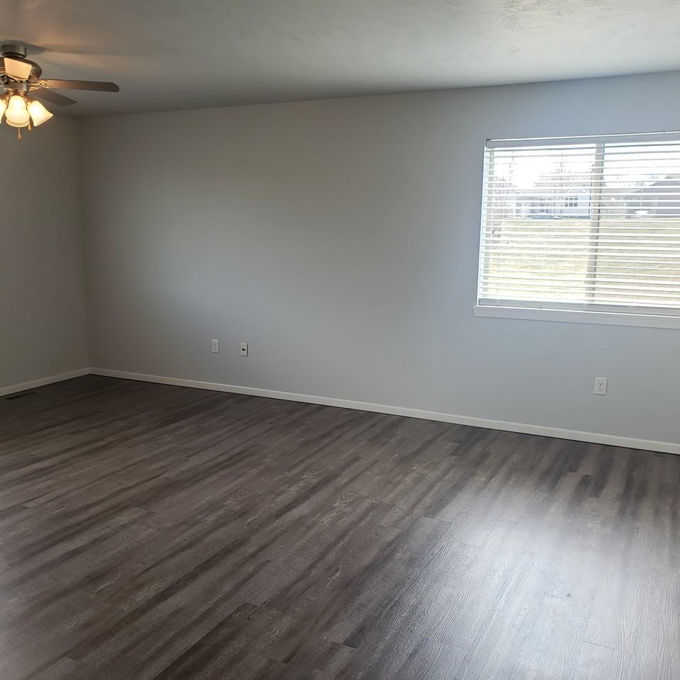 404 North Sioux Boulevard #4 - Photo 3 of 12