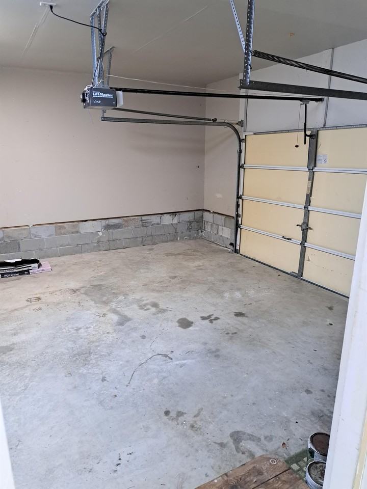 1908 Joslyn Dr #1 - Photo 4 of 15