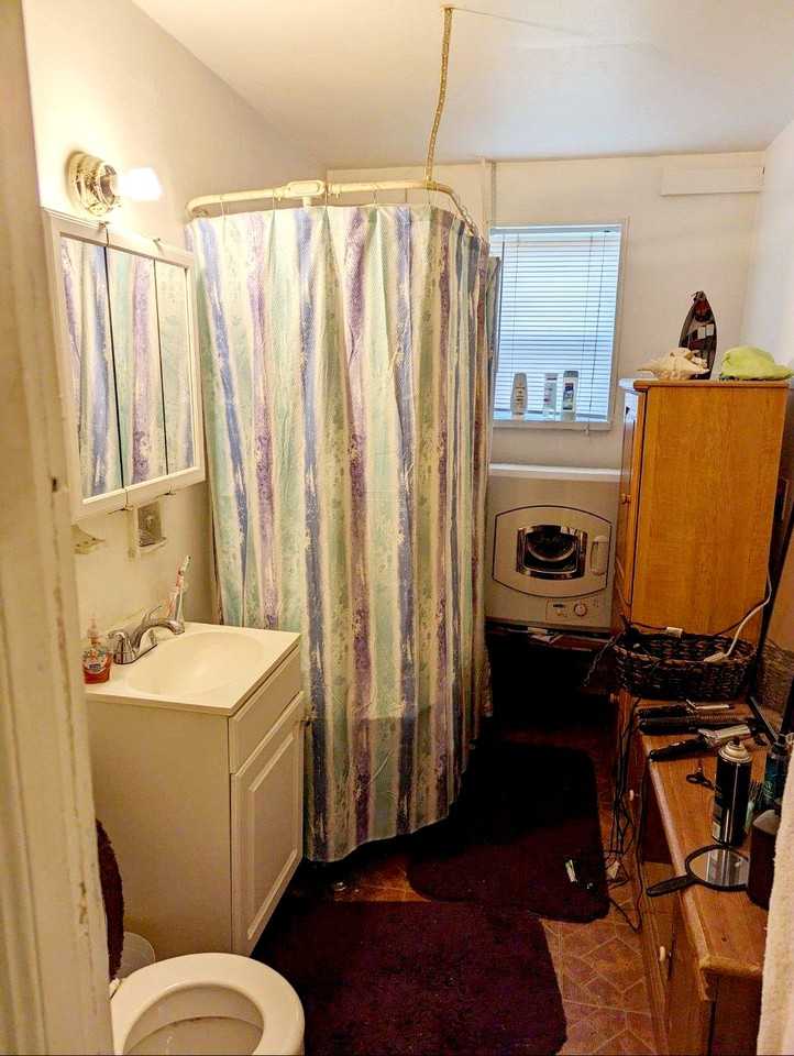 320 N 7th St #C - Photo 2 of 6