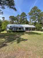 featured image of 310 S Victory Dr #1