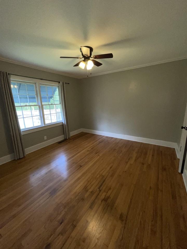 310 S Victory Dr #1 - Photo 6 of 10