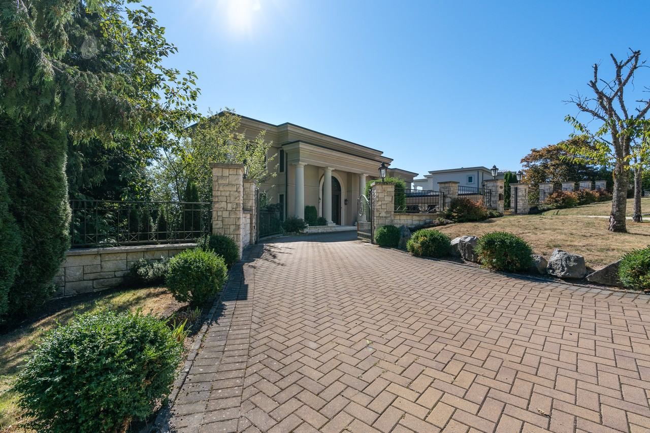 1178 Eyremount Drive - Photo 3 of 41