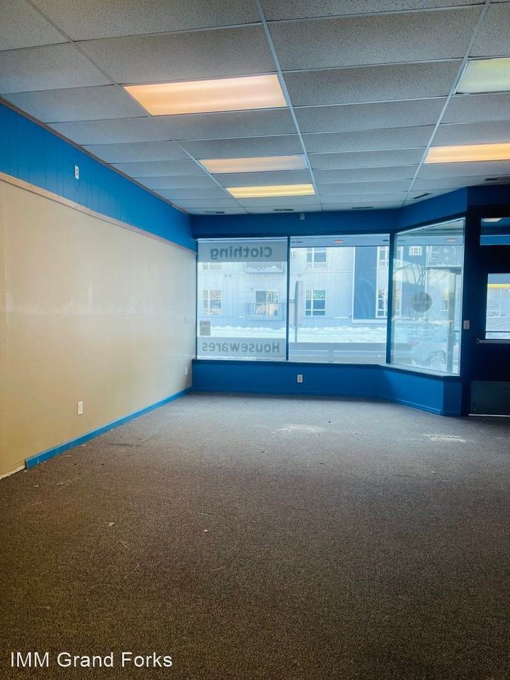 816/818 University Ave - Photo 2 of 5