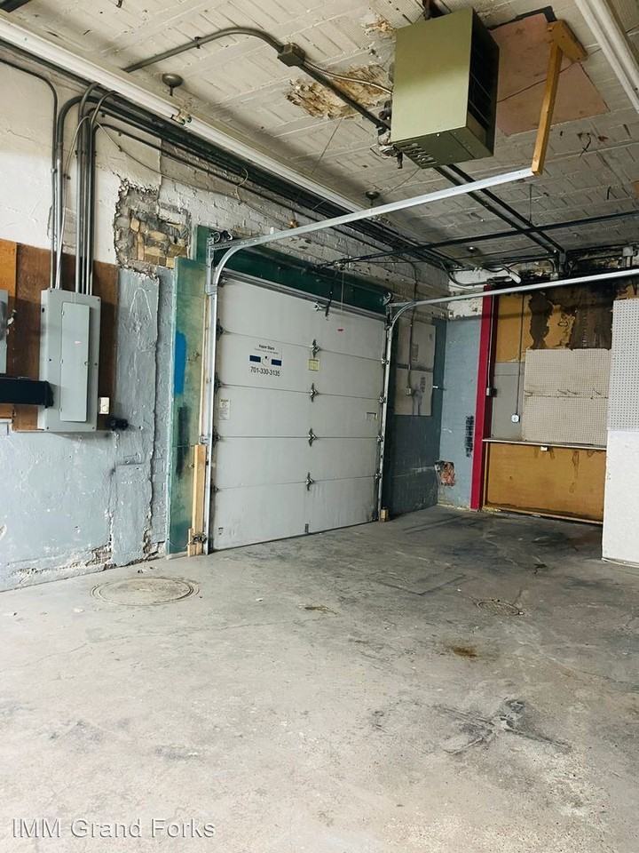 816/818 University Ave - Photo 3 of 5