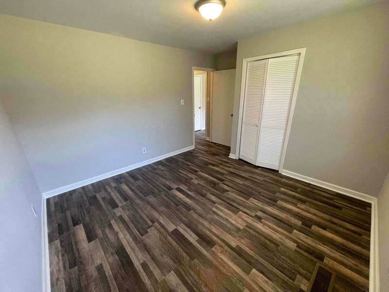 1257 Spring Creek Rd - Photo 2 of 7