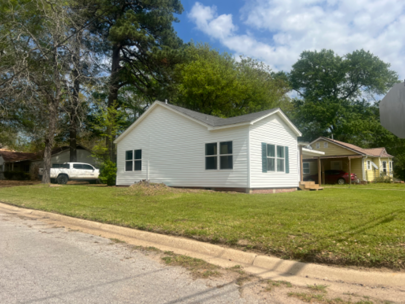 620 Pine St - Photo 3 of 15