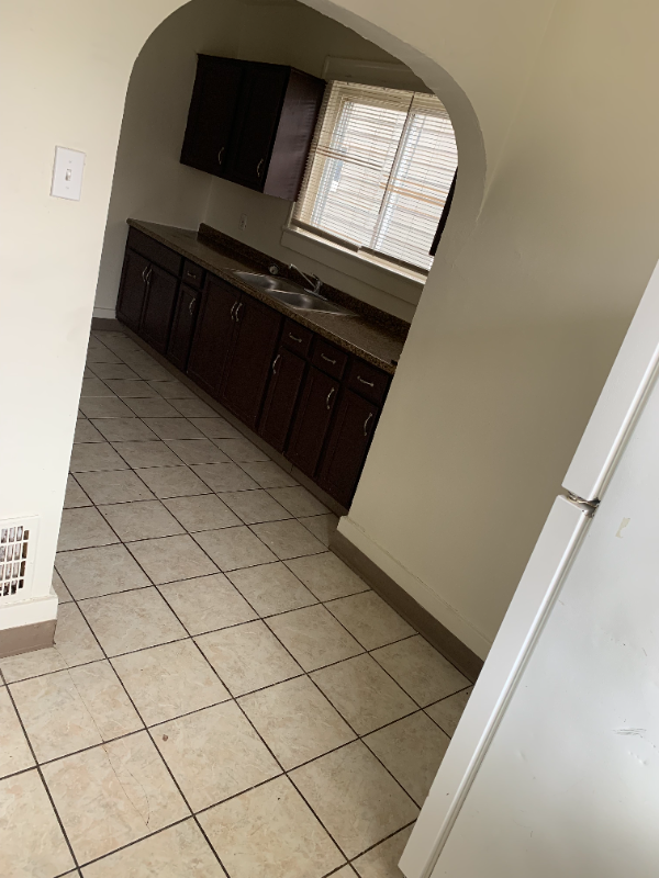 160 Jesse Ave - Photo 2 of 13