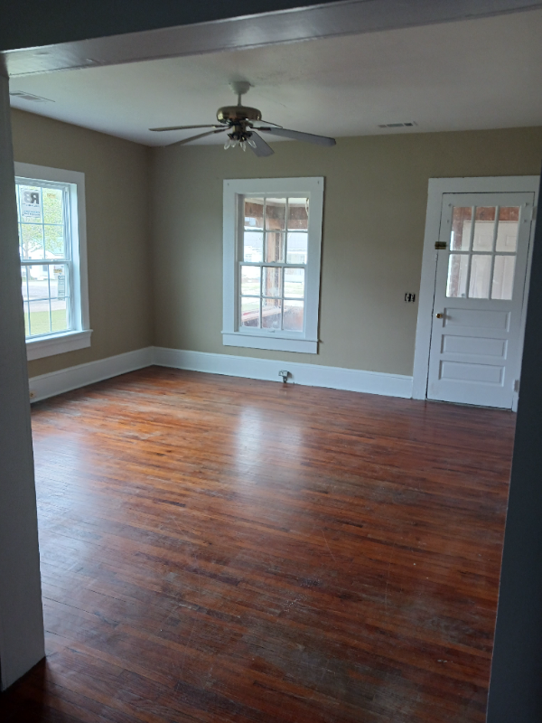 500 Fairview Ave - Photo 3 of 21