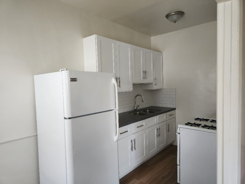 2025 Cheremoya Ave - Photo 5 of 17