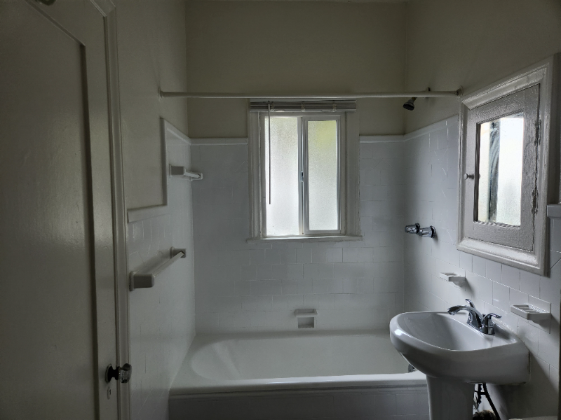 2025 Cheremoya Ave - Photo 7 of 17