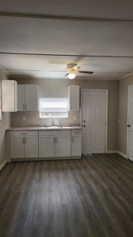 230 Delray Ave #B - Photo 5 of 6