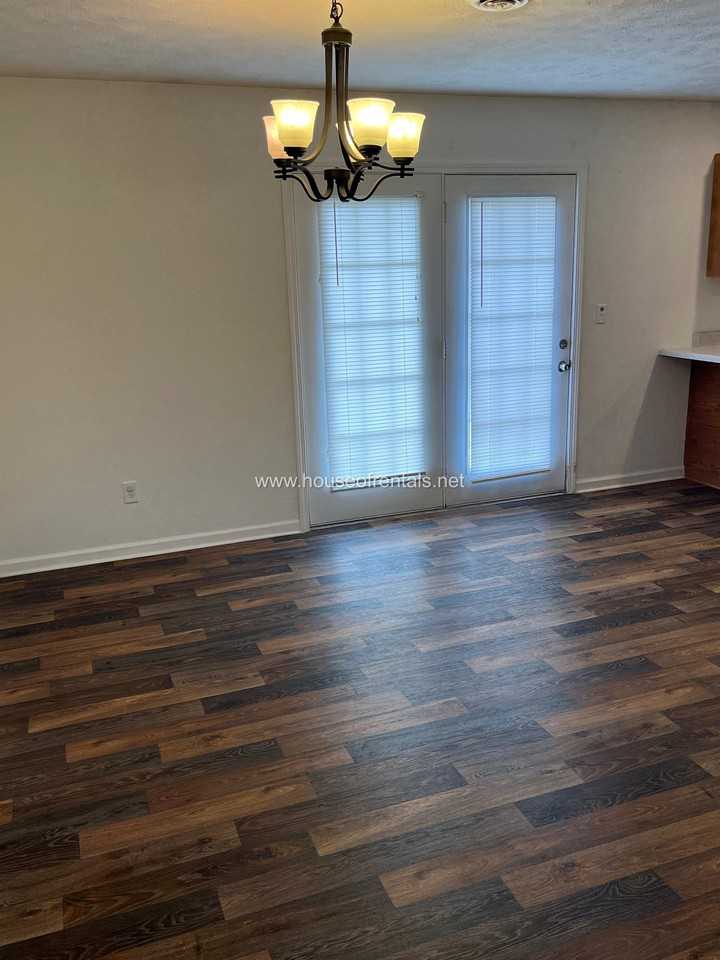 249 Mcneil St #1 - Photo 3 of 10