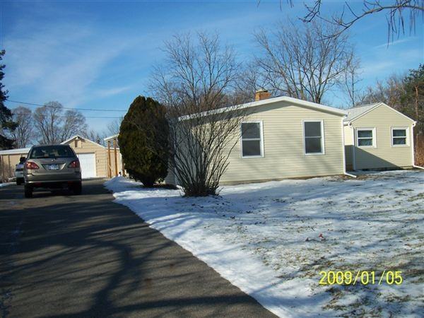 2517 Hagadorn Rd - Photo 3 of 9