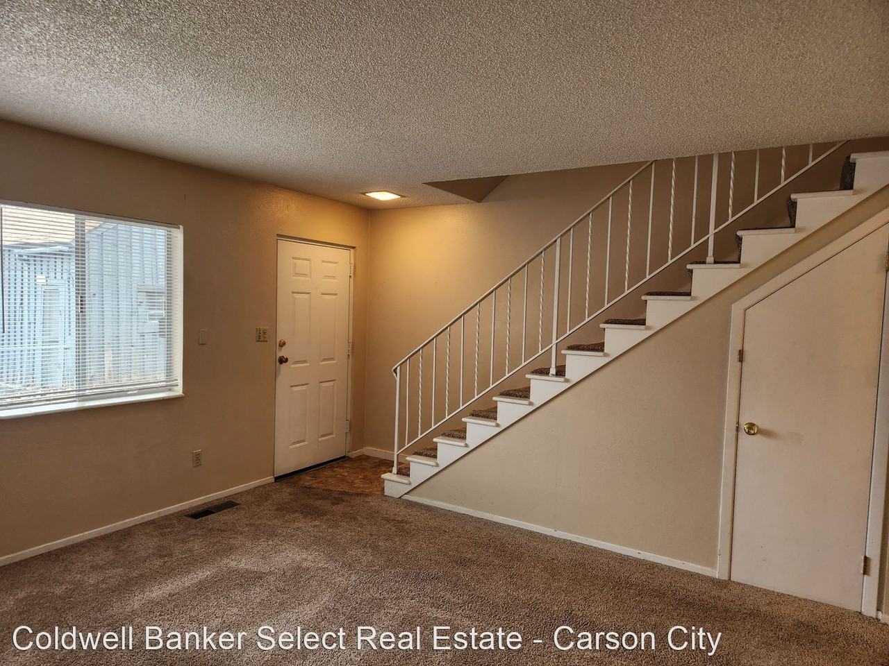 207/209//211/213 W Musser* - Photo 3 of 13