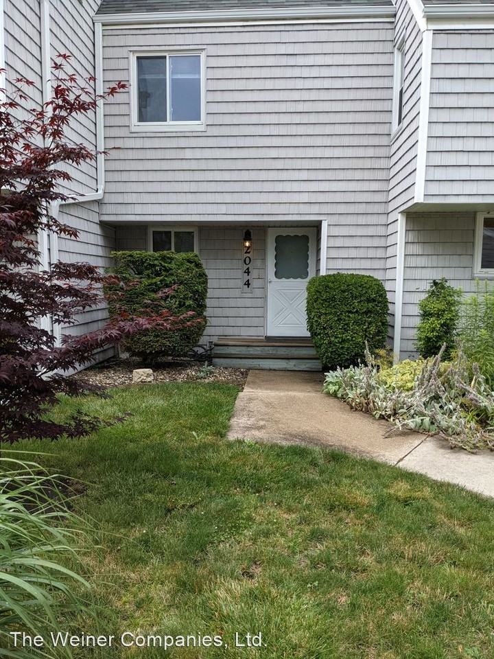 2044 Blackthorn Dr - Photo 2 of 30