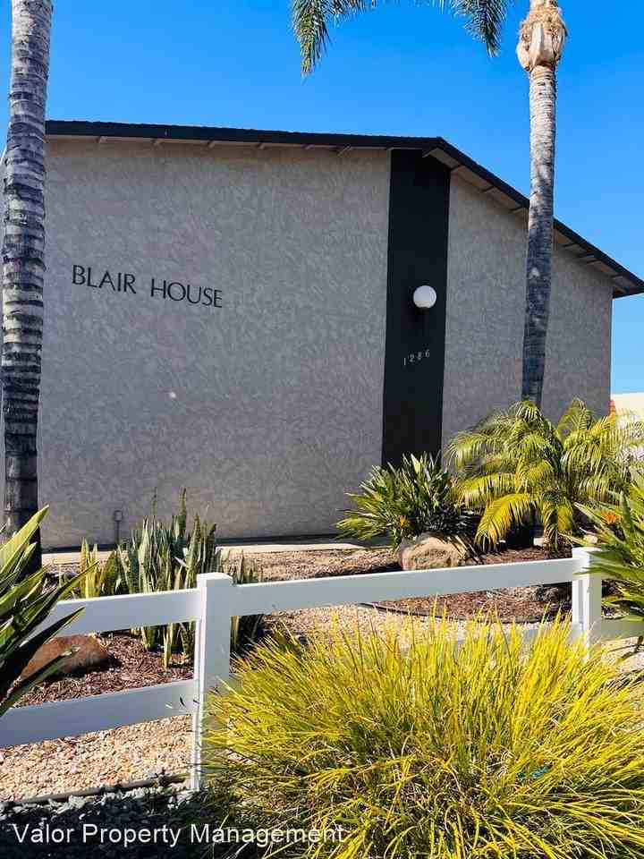 1286 N Mollison Ave - Photo 2 of 31