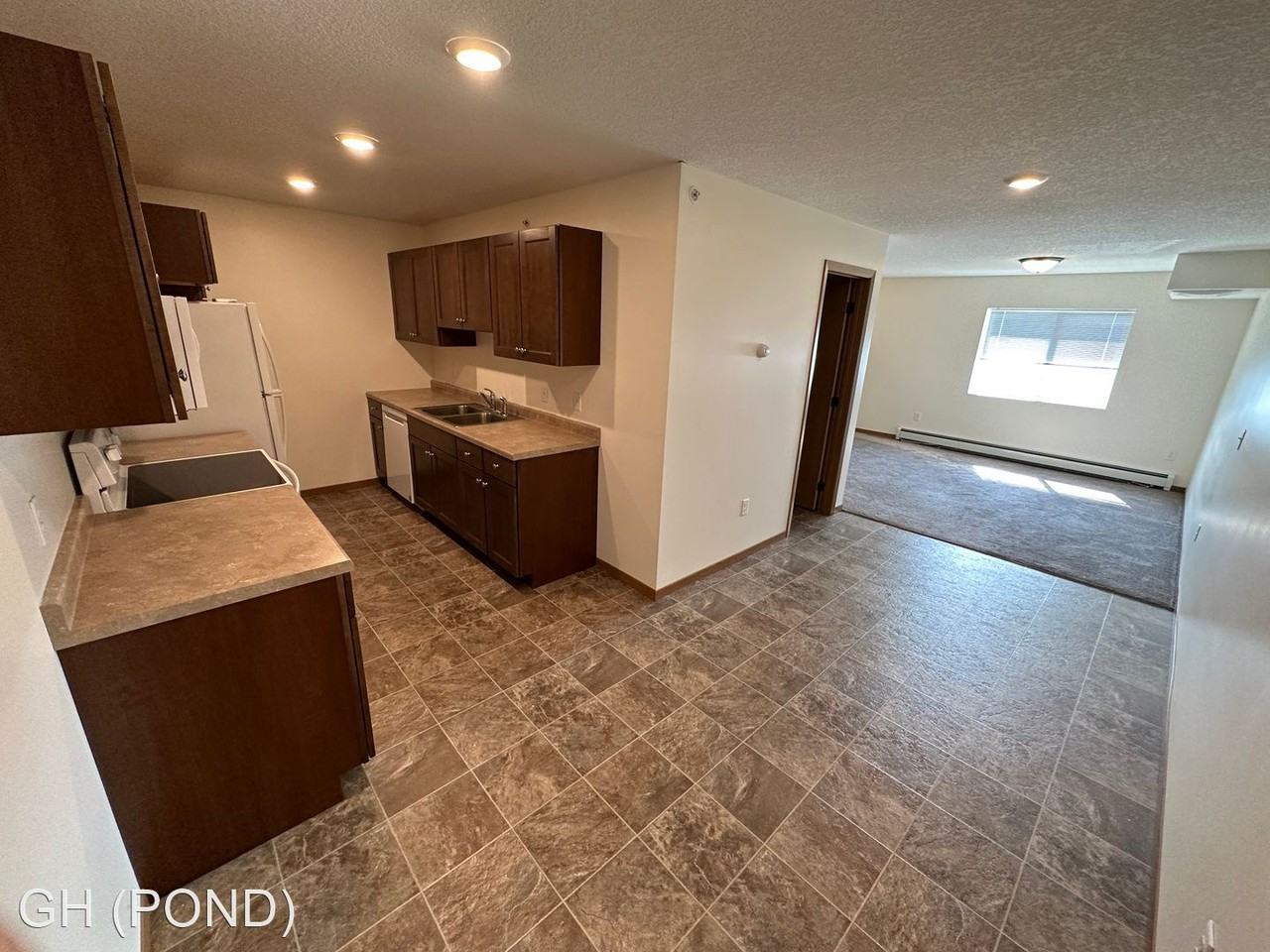 2805 Cardinal Ave. Apartments 2805 Cardinal Ave, Faribault, MN 55021