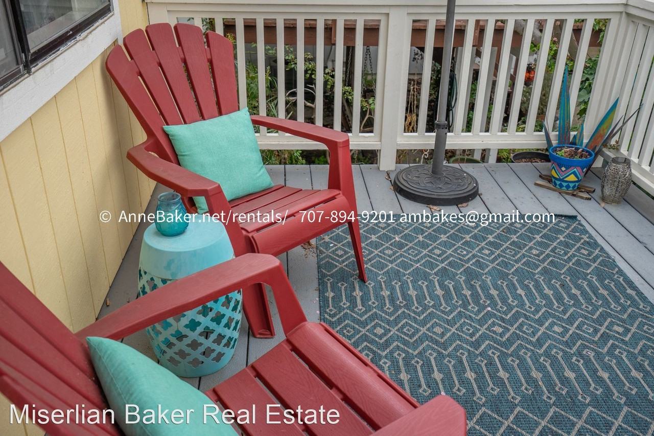 531 N Jefferson St - Photo 3 of 20