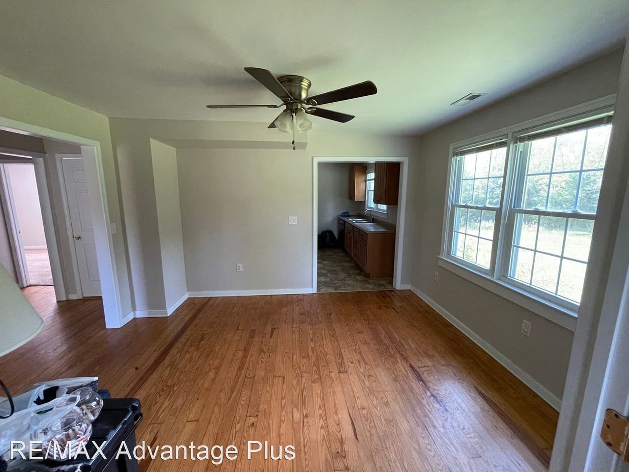 10005 Green Bay Rd - Photo 3 of 9