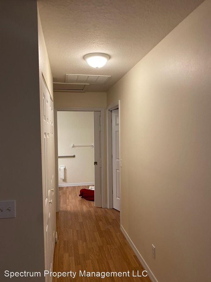 1010 High St - Photo 3 of 7