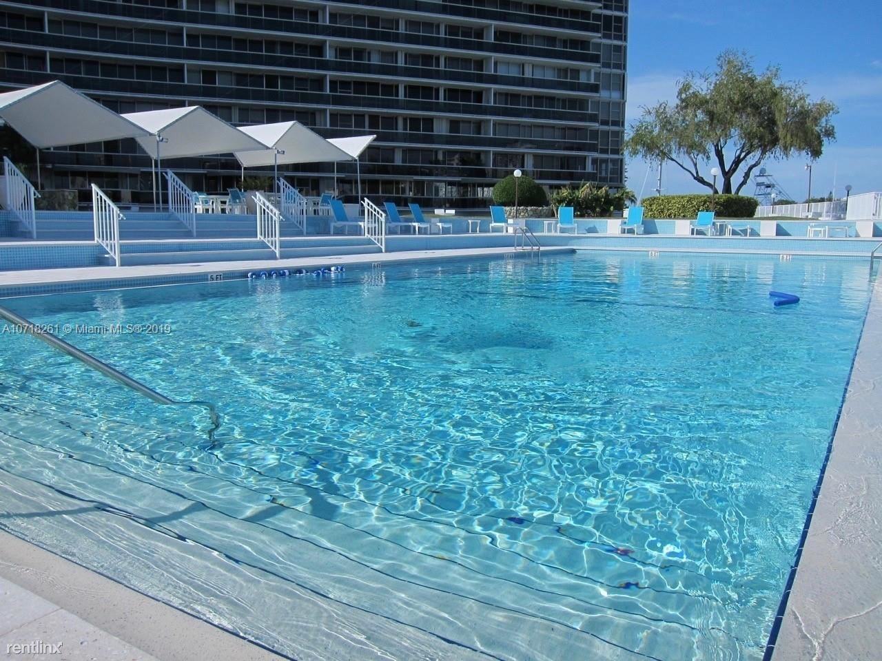 900 Bay Dr - Photo 3 of 50