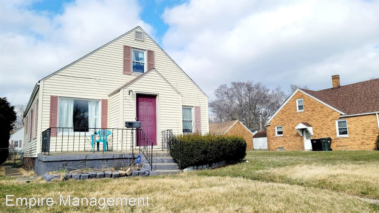 2915 Prast Blvd - Photo 2 of 11