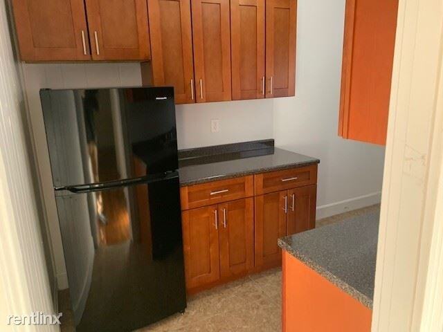 116 Washington St - Photo 3 of 5