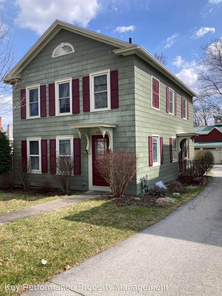 1813 Rochester St - Photo 3 of 43