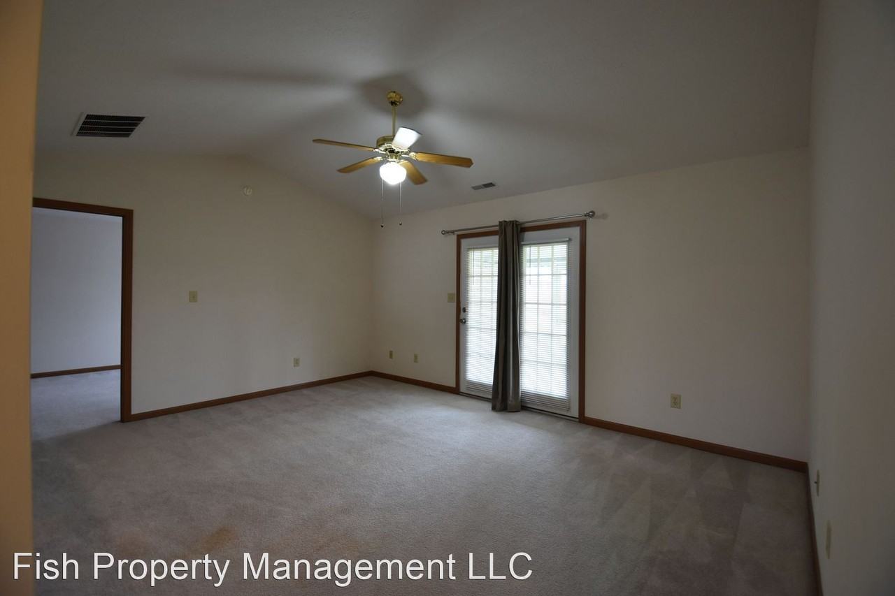 1483 Hedge Ct - Photo 3 of 22