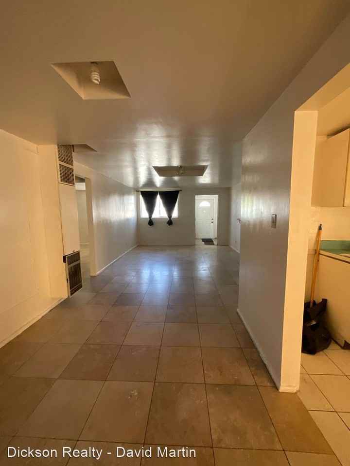 550 Winston Dr - Photo 3 of 14