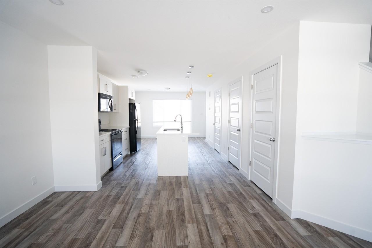 2468 Francis Street Apartments 2468 Francis St, Regina, SK S4N 2P9