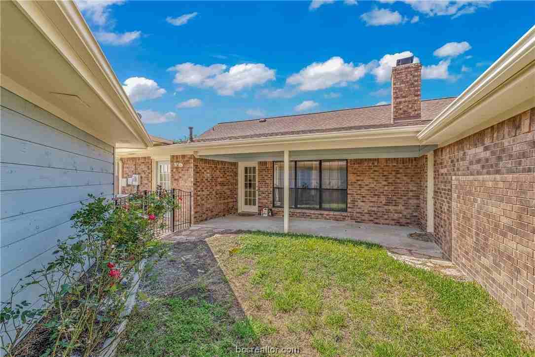 1806 Rosebud Ct - Photo 2 of 50