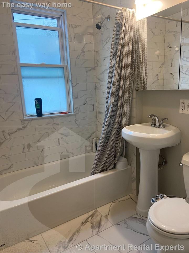 376 Prospect St #3 - Photo 7 of 10