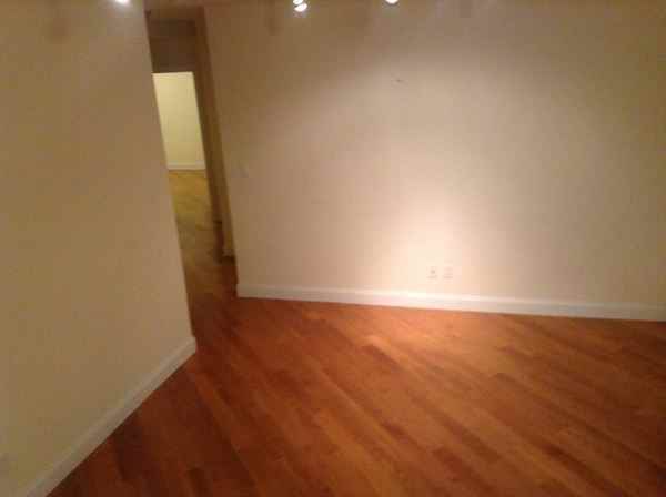 WILLOUGHBY AVENUE**H/W FLOORS**D/W**LAUNDRY**GRANITE*C/T**LOTS*OF*LIGHT** - Photo 3 of 5