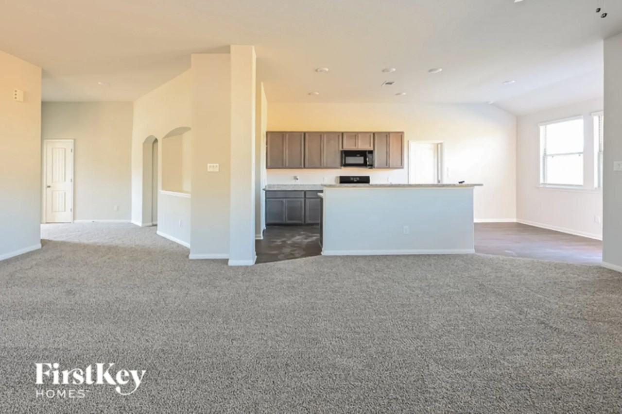 26211 Cooperstown Way - Photo 3 of 12