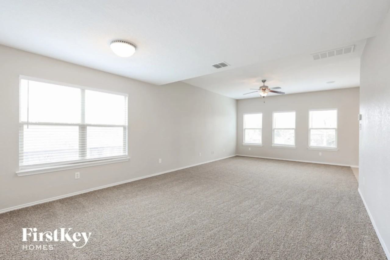 3003 Candleside Dr - Photo 3 of 15