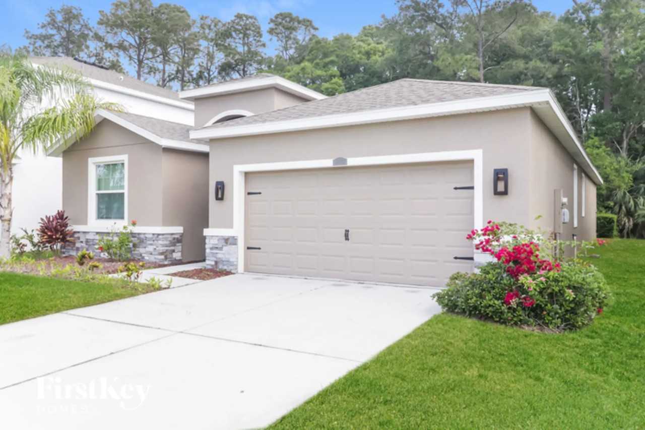 33003 Sand Creek Dr - Photo 2 of 15