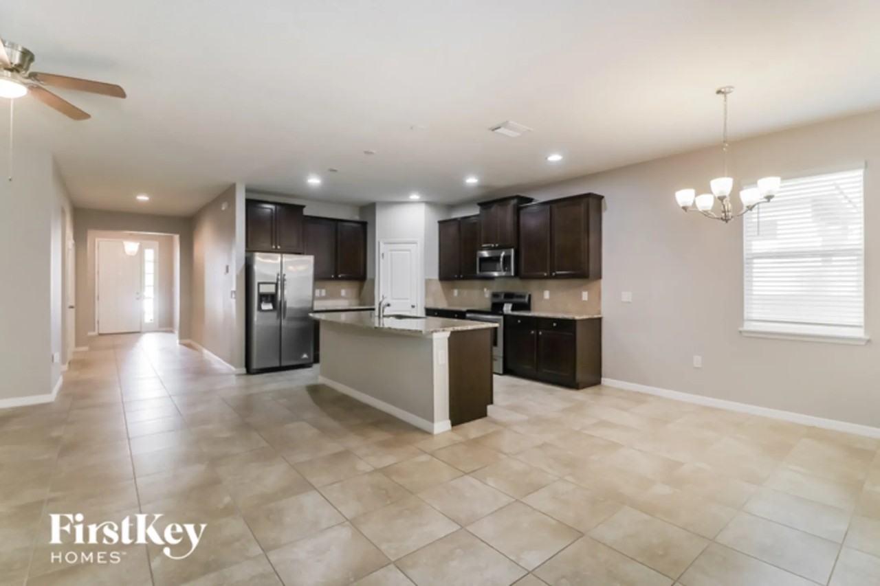 33003 Sand Creek Dr - Photo 3 of 15