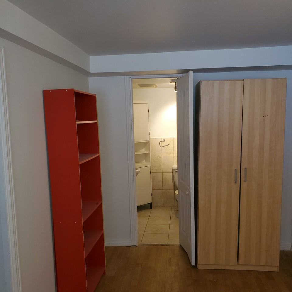 4512 Avenue Coolbrook #4512C - Photo 3 of 11