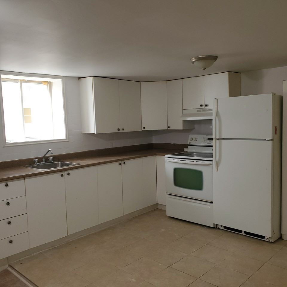 4512 Avenue Coolbrook #4512C - Photo 7 of 11