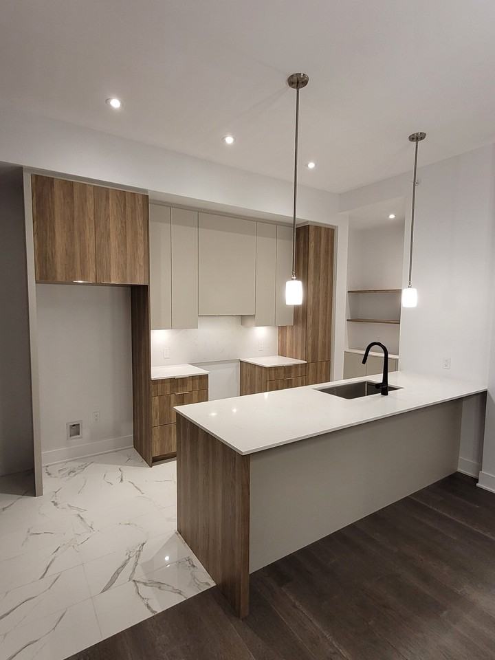 365 Boulevard Brunswick - Photo 2 of 39