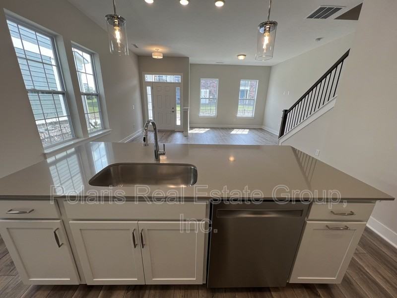 561 Steinbeck Place - Photo 6 of 22