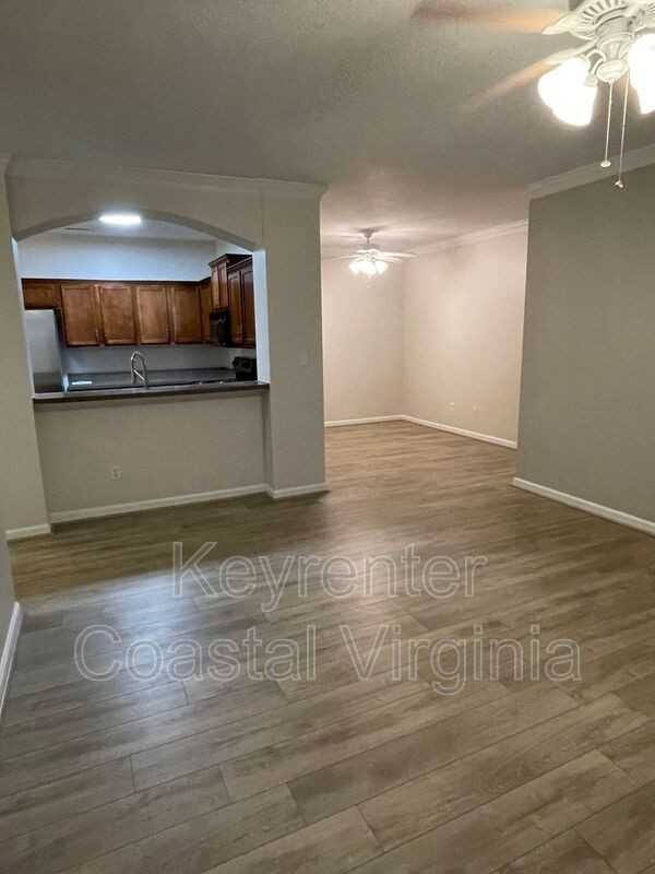 1201 Broad Water Arch - Photo 3 of 10