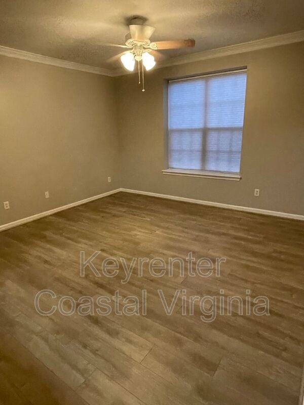 1201 Broad Water Arch - Photo 4 of 10